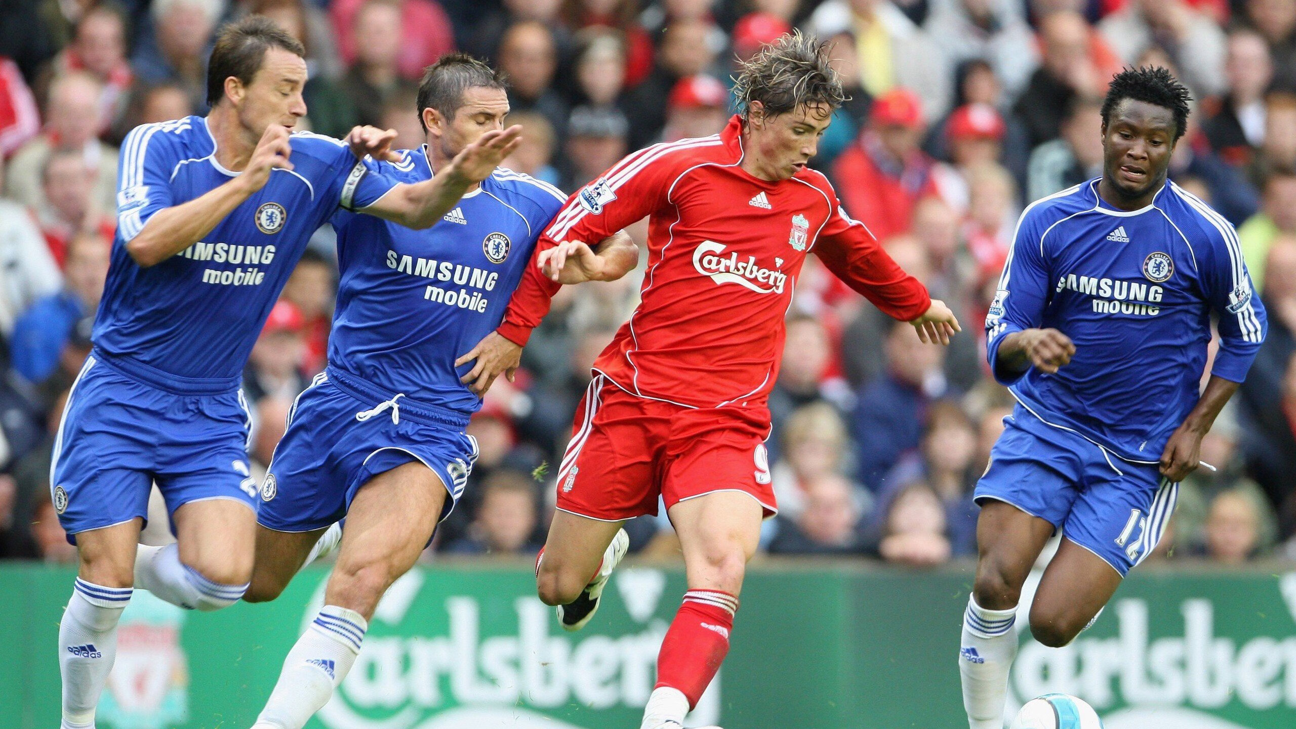 绝境中的逆袭，从绿茵场到街道赛，南美风暴与速度之王的双重奏