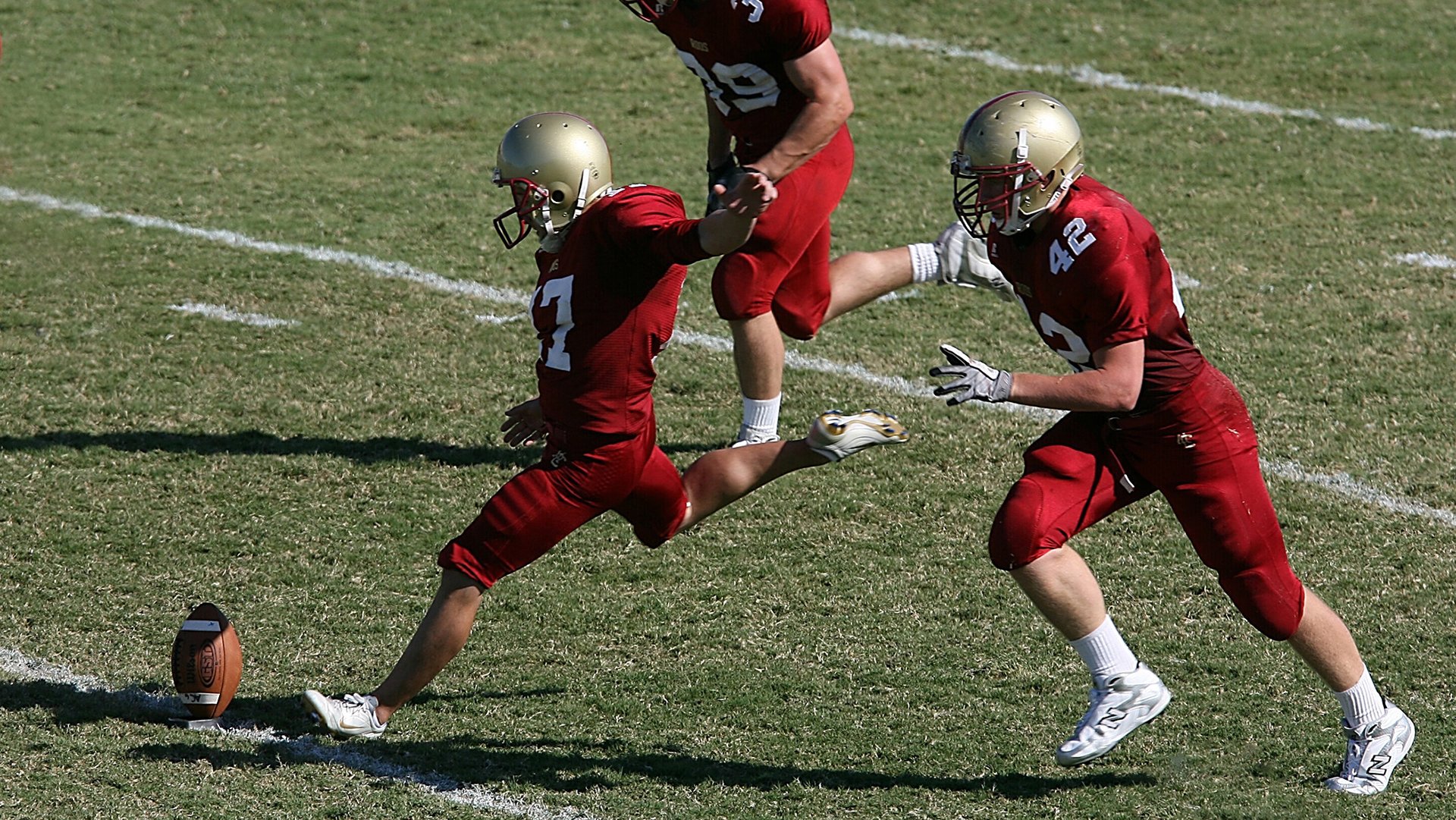 基耶萨爆发点燃蓝衣军团，澳大利亚坚韧争冠战险胜塞内加尔