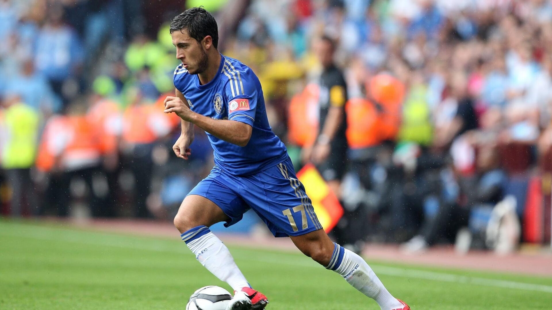 赛道与球场,速度与力量的跨界交响